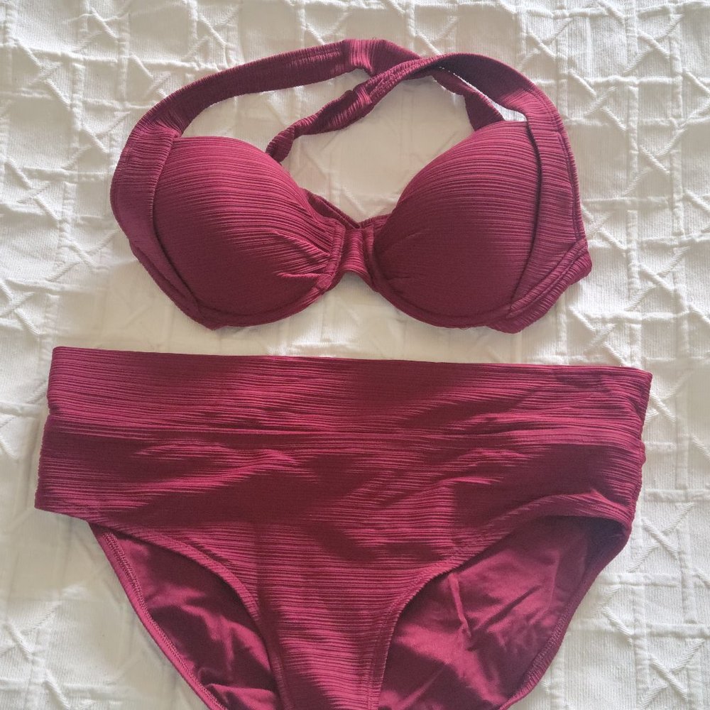 SKYE Bikini - NWT - Top push-up size medium - Bottom size large